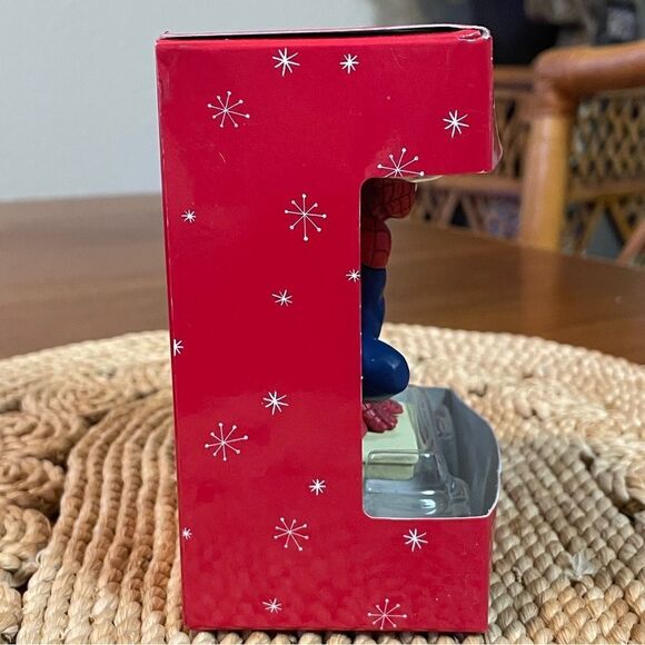 NIB 2015 Hallmark Marvel Ultimate Spider-Man Christmas Tree Ornament - Picture 2 of 8